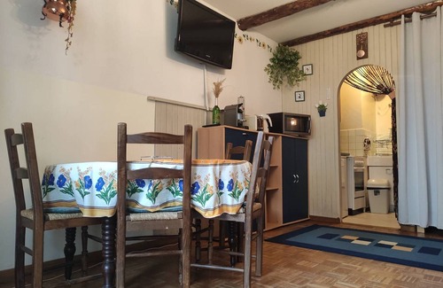 Le Sauze Apartment | Cozy studio at the foot of the slopes with terrace