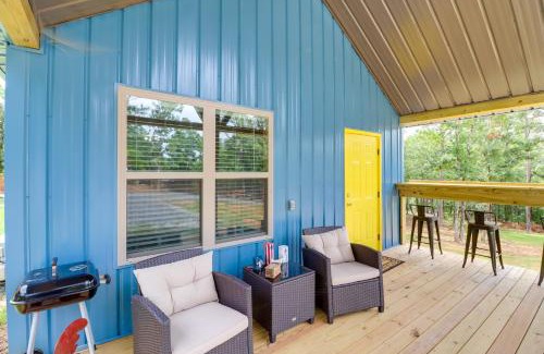 Higden Apartment | Cozy Studio Cabin about 1 Mi to Greers Ferry Lake!