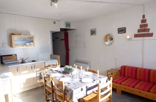 Piau Engaly Apartment | Cozy Studio Cabine for 6 with Balcony, South-Facing, Ski Locker - Piau-Engaly