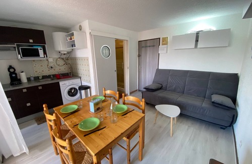 Port Leucate Apartment | Cozy Studio Cabine in Port Leucate - Steps from Beach, Sleeps 4, Parking, Bicycles Included
