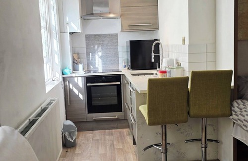 Churchill Apartment | Cozy studio, close to Victoria. And Thames