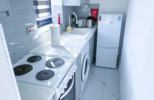 Redbridge Apartment | Cozy Studio Flat near Central London