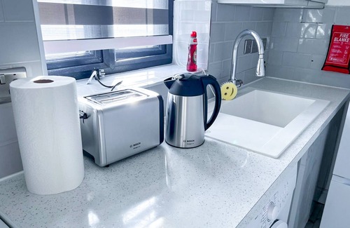 Redbridge Apartment | Cozy Studio Flat near Central London