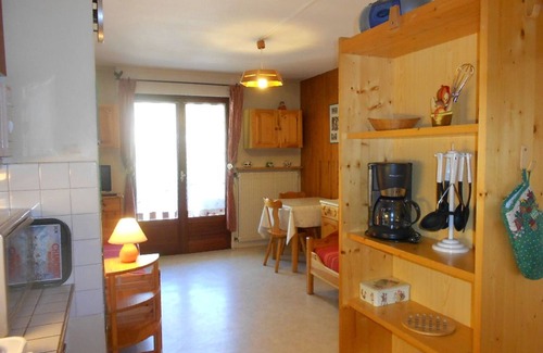 Brides-les-Bains Apartment | Cozy Studio for 2 - Balcony - Central Location - Near Thermal Spa and Gondola