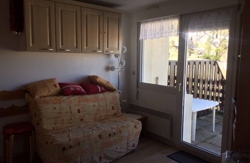 Arette Apartment | Cozy Studio for 4 in Arette - Ski-In/Ski-Out, Balcony with Slope Views, Free Parking