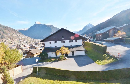 Morzine Apartment | Cozy studio for 4 in Morzine with balcony, parking and ski locker