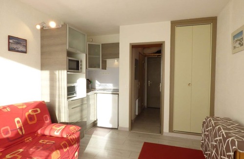 Arette Apartment | Cozy Studio for 4 near Pistes, Ski Locker, Free Parking, Balcony