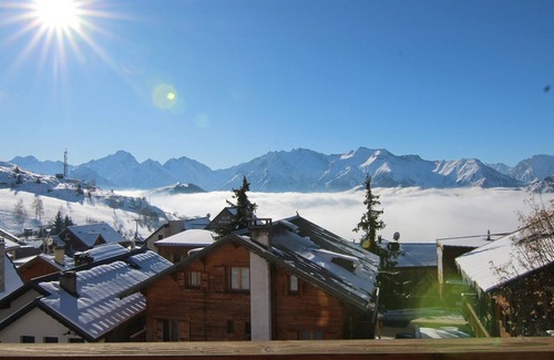 Viel-Alpe Apartment | Cozy Studio for 4 with Ski Access, Private Balcony, and Parking in L'Alpe d'Huez