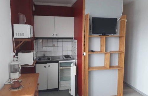 Arette Apartment | Cozy Studio for 6 near Slopes with Free Parking, Ski Locker, and Optional Amenities