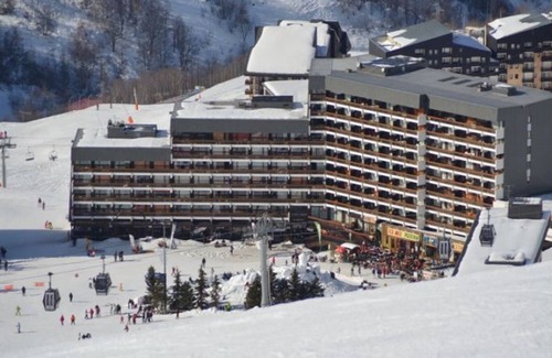 Les Menuires Apartment | Cozy Studio for Couples, Ski-In/Ski-Out Access, Central Les Menuires