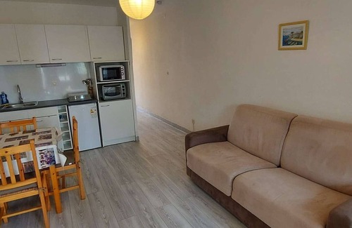 Le Grau-dʼAgde Apartment | Cozy Studio Cabin, 150m from Beach, Free WiFi, Terrace, Parking