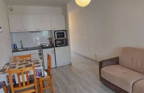 Le Grau-dʼAgde Apartment | Cozy Studio Cabin, 150m from Beach, Free WiFi, Terrace, Parking