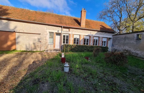 Bucy-Saint-Liphard Cottage | Cozy studio near Orléans with parking and animals on site