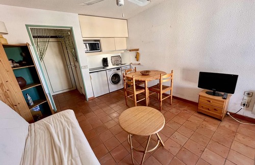 Cavaliere Apartment | Cozy Studio in Cavalaire-sur-Mer, Steps from Beach, Parking Included