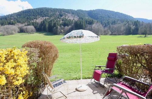 Bernex Apartment | Cozy studio in Bernex with terrace and parking