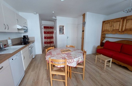 Cauterets Apartment | Cozy studio in Cauterets with balcony and sleeps 4 people
