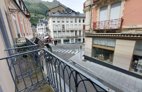 Cauterets Apartment | Cozy studio in Cauterets with balcony and sleeps 4 people
