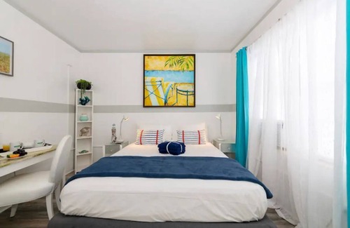North Beach Apartment | Cozy Studio in North Beach