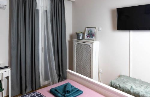 Exarhia Apartment | Cozy Studio in the center of Athens
