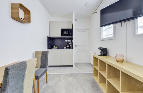 15th Arrondissement Apartment | Cozy Studio in the Heart of Paris' 15th