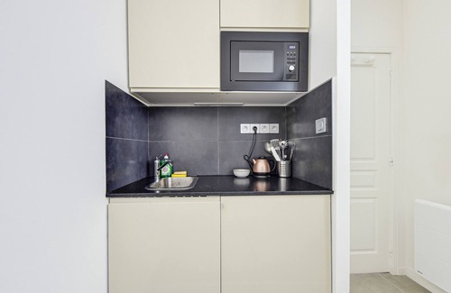 15th Arrondissement Apartment | Cozy Studio in the Heart of Paris' 15th