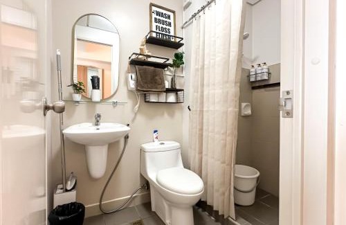 Poblacion District Apartment | Cozy Studio, Instaworthy, Central Location