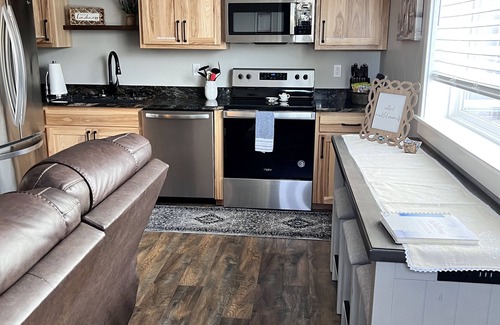 Sequim Apartment | Cozy studio located near Marina, hiking trails & downtown Sequim. Pet friendly.