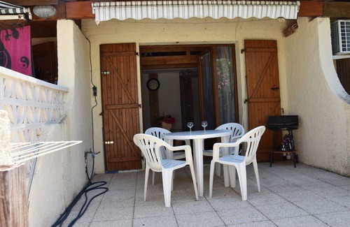 Les Ayguades Apartment | Cozy Studio Mezzanine with A/C, BBQ, Near Beach & Shops - Sleeps 4, Gruissan