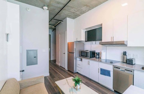 Downtown Phoenix Apartment | Cozy Studio+Murphy Bed+Pool+Gym+Downtown PHX