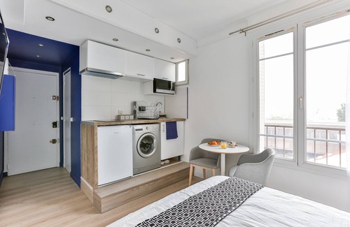 Neuilly-Plaisance Condo | Cozy studio near Paris and Disneyland RER A