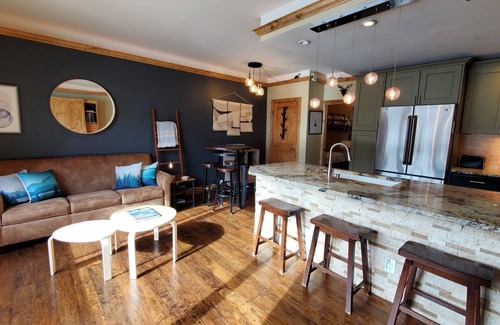 Copper Mountain Village Condo | Cozy Studio Near Lift | Mountain Views, Indoor Hot Tub, Sleeps 6