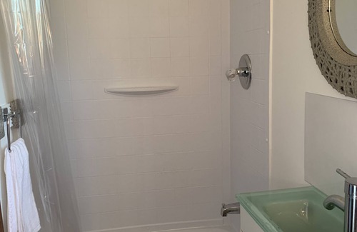 Estate Work and Rest House | Cozy Studio near restaurants, laundry, shopping center, and beach.