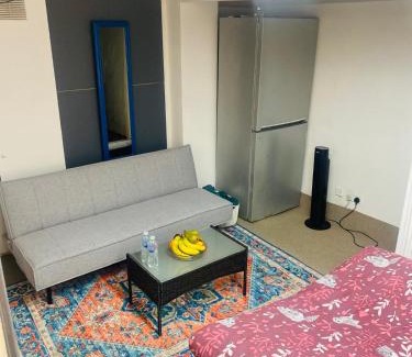Parsons Green and Walham Apartment | Cozy studio opposite Chelsea stadium