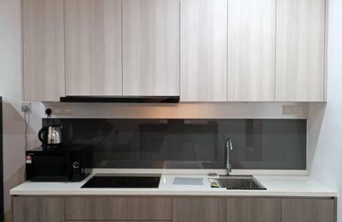 Bandar Sri Permaisuri Apartment | Cozy Studio Retreat @Queenville Bandar Permaisuri