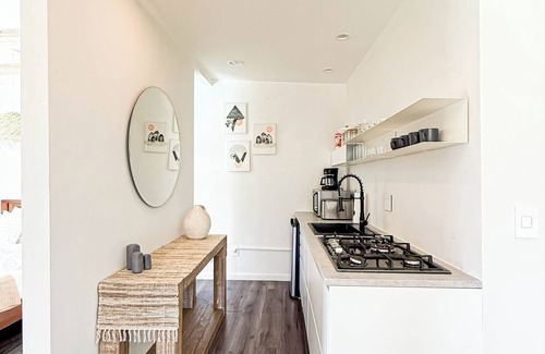 Ladera Heights Apartment | Cozy Studio Retreat with Pool – Steps from SoFi Stadium MK4-LAD