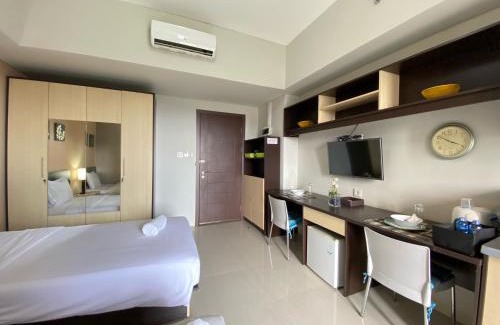 Hegarmanah Apartment | Cozy Studio Room No Kitchen at Skyland City Jatinangor Apartment By Travelio