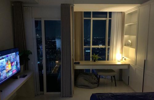 Serpong Apartment | Cozy Studio Roseville BSD City by alonelyroom