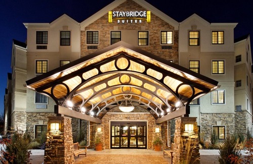 Rossford Apartment | Cozy Studio Suite Near Seagate Convention Center | Shared Indoor Pool + Free Breakfast!
