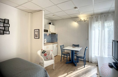Lamalou-les-Bains Apartment | Cozy Studio with Balcony, Near Thermal Baths & Town Center, Pet-Friendly, Wi-Fi Included
