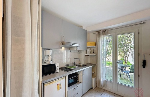 Lamalou-les-Bains Apartment | "Cozy Studio with Terrace, Parking, and WiFi Near Thermal Baths in Lamalou-les-Bains"