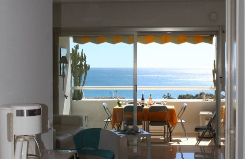 Villeneuve Loubet Beach Apartment | Cozy studio with air conditioning and sea view - 4 sleeps, Villeneuve-Loubet Beach