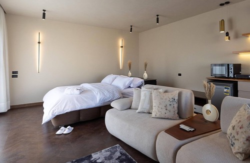 6th of October City Apartment | Cozy studio with Pool View, WiFi and AC in serene Palm Parks