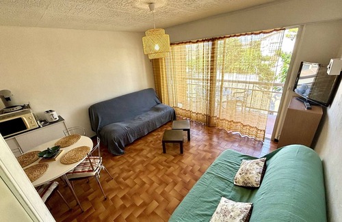 Port-la-Nouvelle Apartment | Cozy Studio with Balcony, 300m from Beach - Sleeps 3