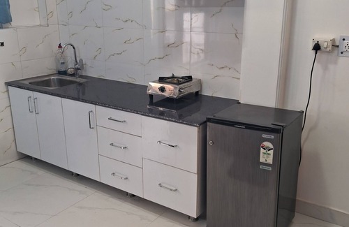 South West Apartment | Cozy studio with AC and WiFi in charming Delhi