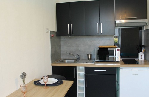 La Roche-Posay Apartment | Cozy Studio with Wi-Fi Near La Roche-Posay Center and Thermal Spas
