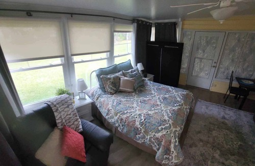 Summerfield Apartment | Cozy studio with Private entrance near The Villages, pet friendly
