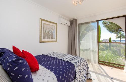 Cannes La Bocca Apartment | Cozy studio with sea view, swimming pool and greenery
