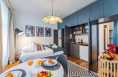 Lower Town Apartment | Cozy Studio with Unesco Views