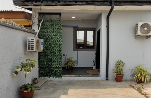 Ikeja House | Cozy & Stylish 2BR Bungalow with AC, WiFi & 24/7 Power & Full Kitchen in Lagos.