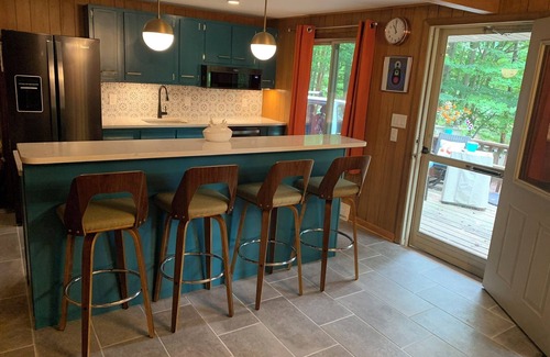 Pocono Pines Ski Chalet | Cozy, Stylish 3-Bedroom Mid-Century Chalet in Pocono Pines' Lake Naomi